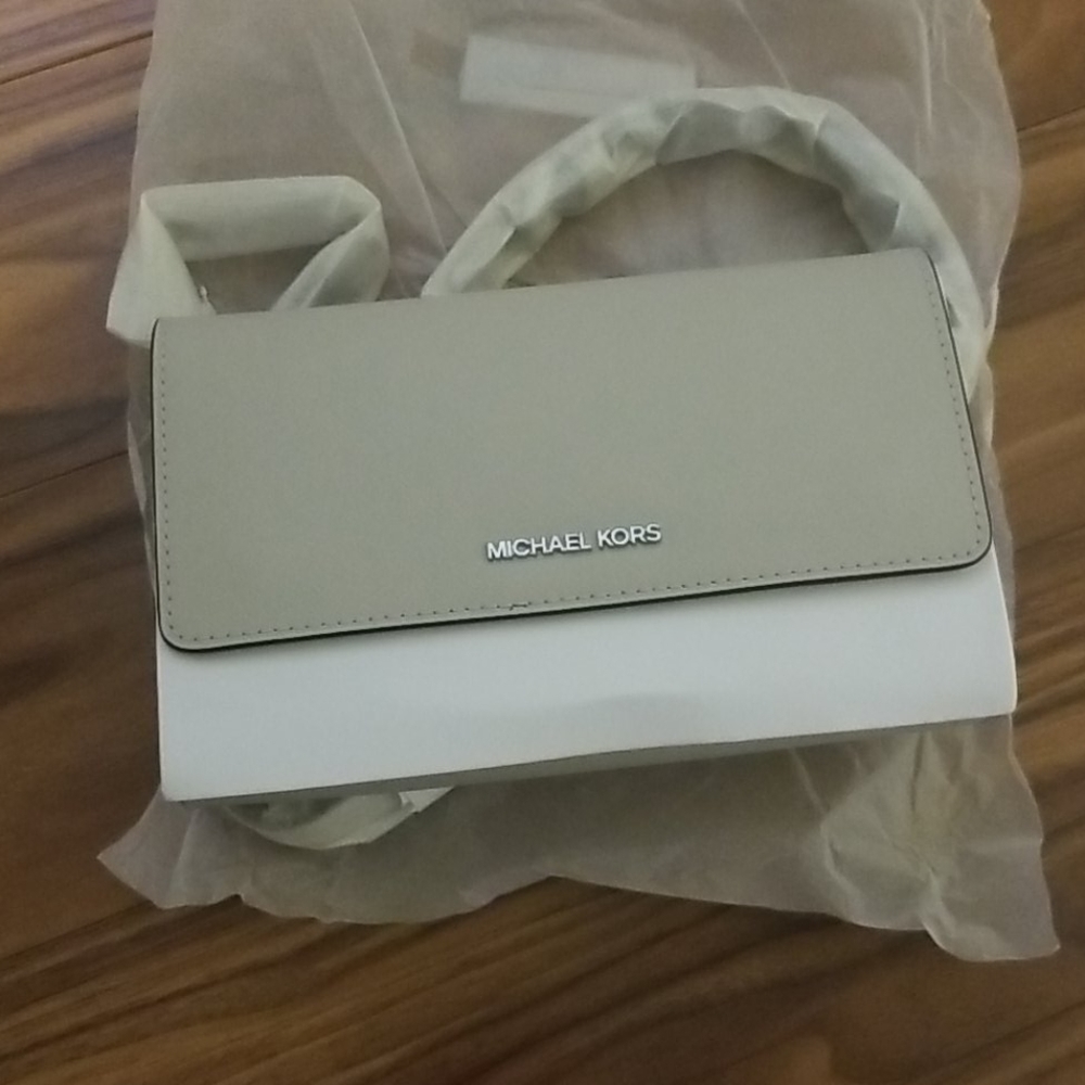 Ladies jet set travel